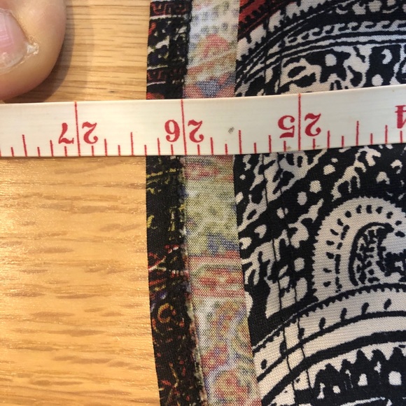 Beautiful red and black blouse - Picture 4 of 4